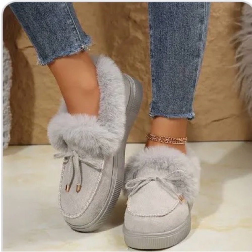 Cozy Gray Fur-Lined Women's Slippers